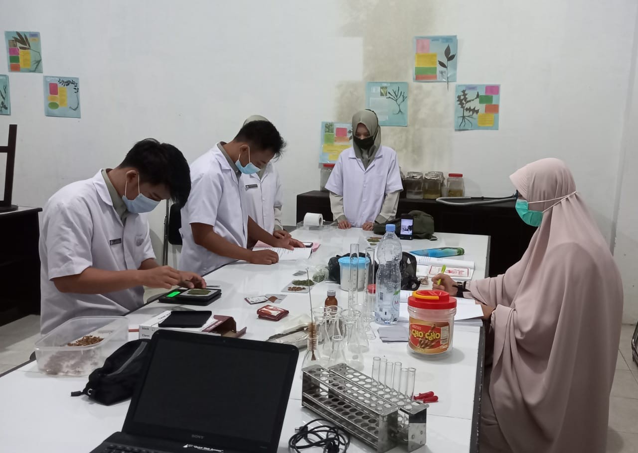 Kegiatan Praktek Mahasiswa Prodi Farmasi di Masa Pandemi