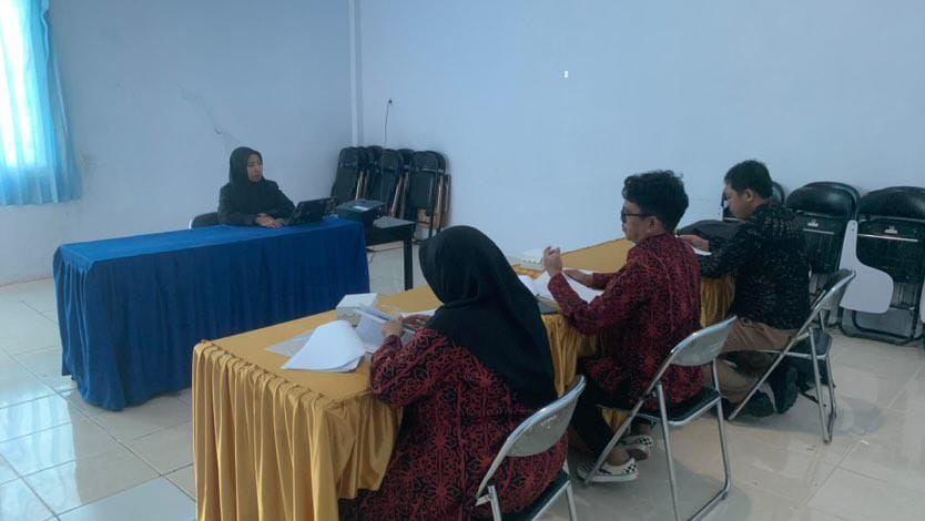 Mahasiswa Prodi  Farmasi Tingkat III Politeknik Kaltara tengah diadakan Kegiatan Seminar Hasil