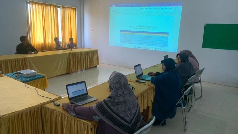Rapat Senat dalam  membahas Kalender Akademik T.A 2023/2024 dan Semester Antara Periode 2023/2024