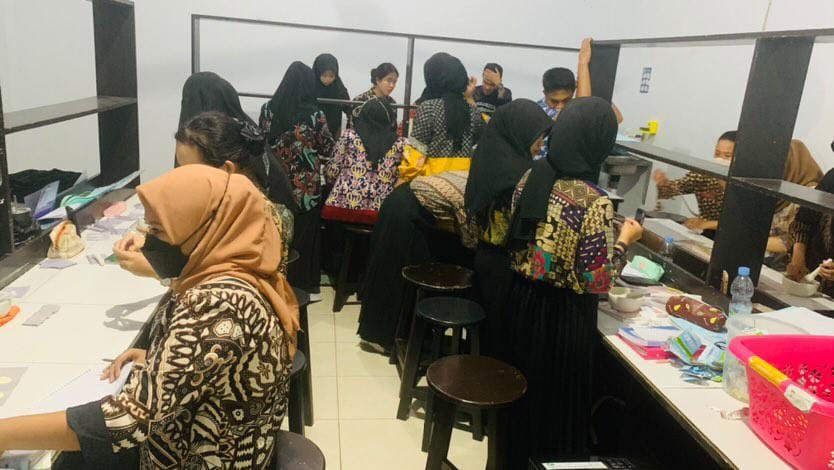 PRAKTIKUM ILMU RESEP TINGKAT I POLITEKNIK KALTARA