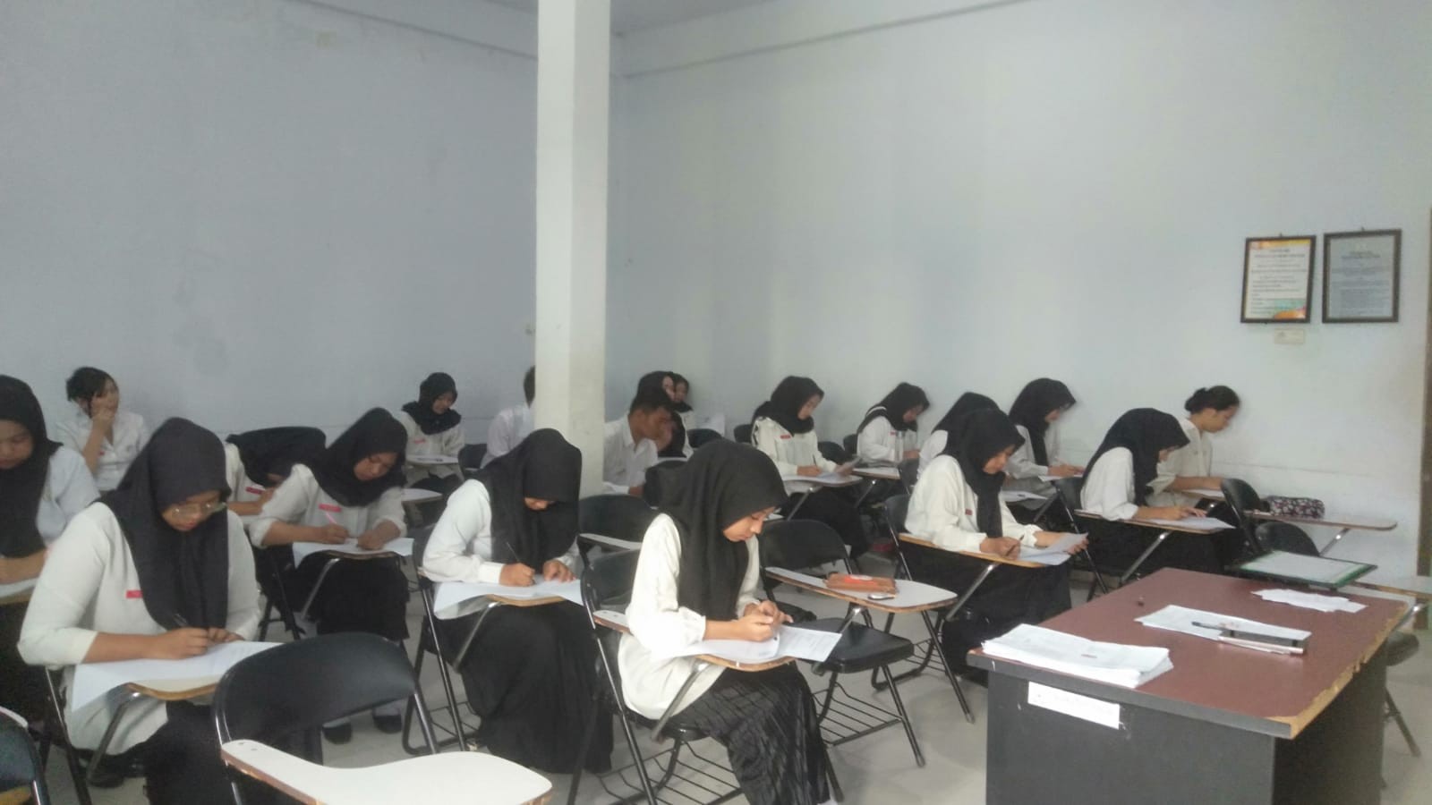 Pelaksanaan UTS Politeknik Kaltara