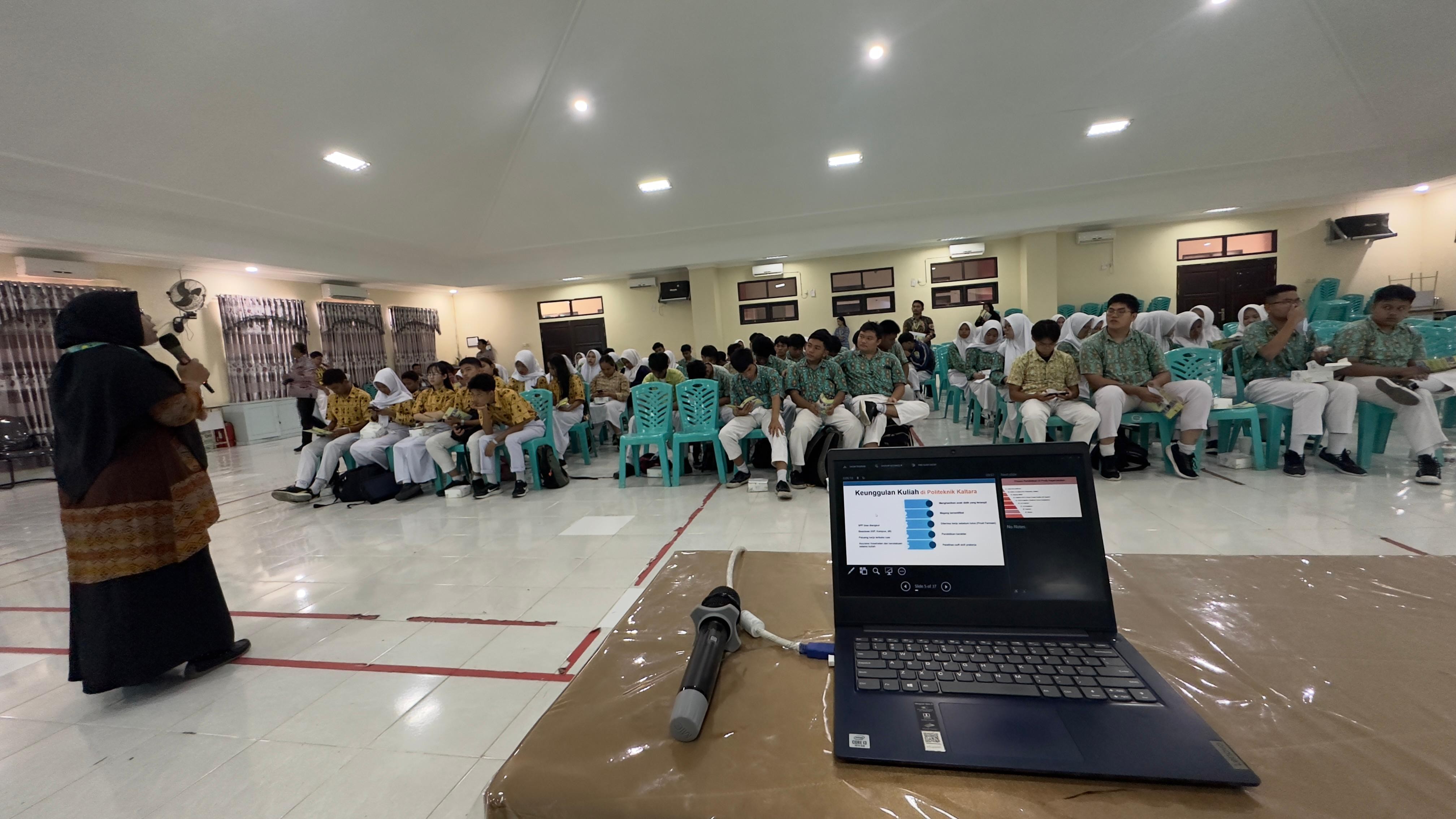 SOSIALISASI PENERIMAAN MAHASISWA BARU 2025 DI SMAN 1 TARAKAN