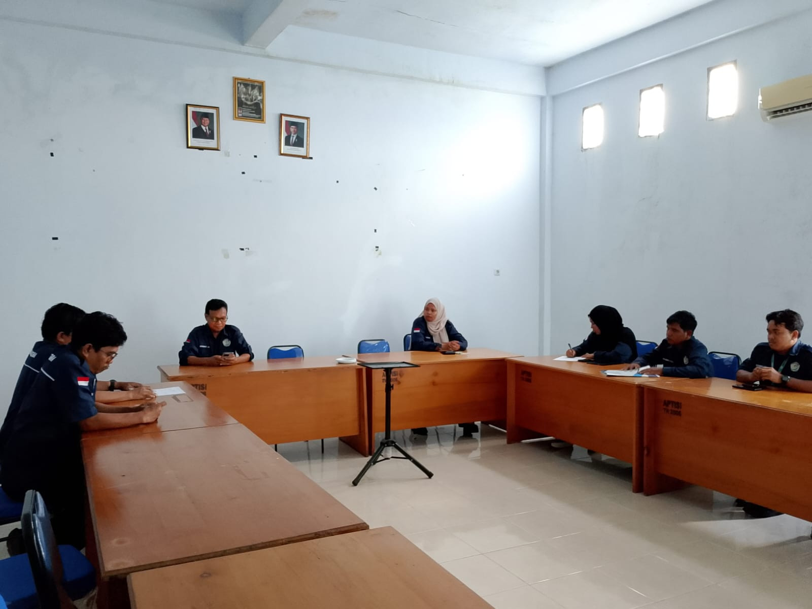 Rapat Monitoring dan Evaluasi ( Monev )